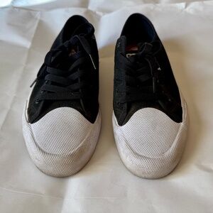 DC Black Suede Manual RT S- Men 10.5- This shoe is built to skate.